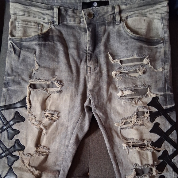 Distressed Gray Skinny Jeans with Black Accents